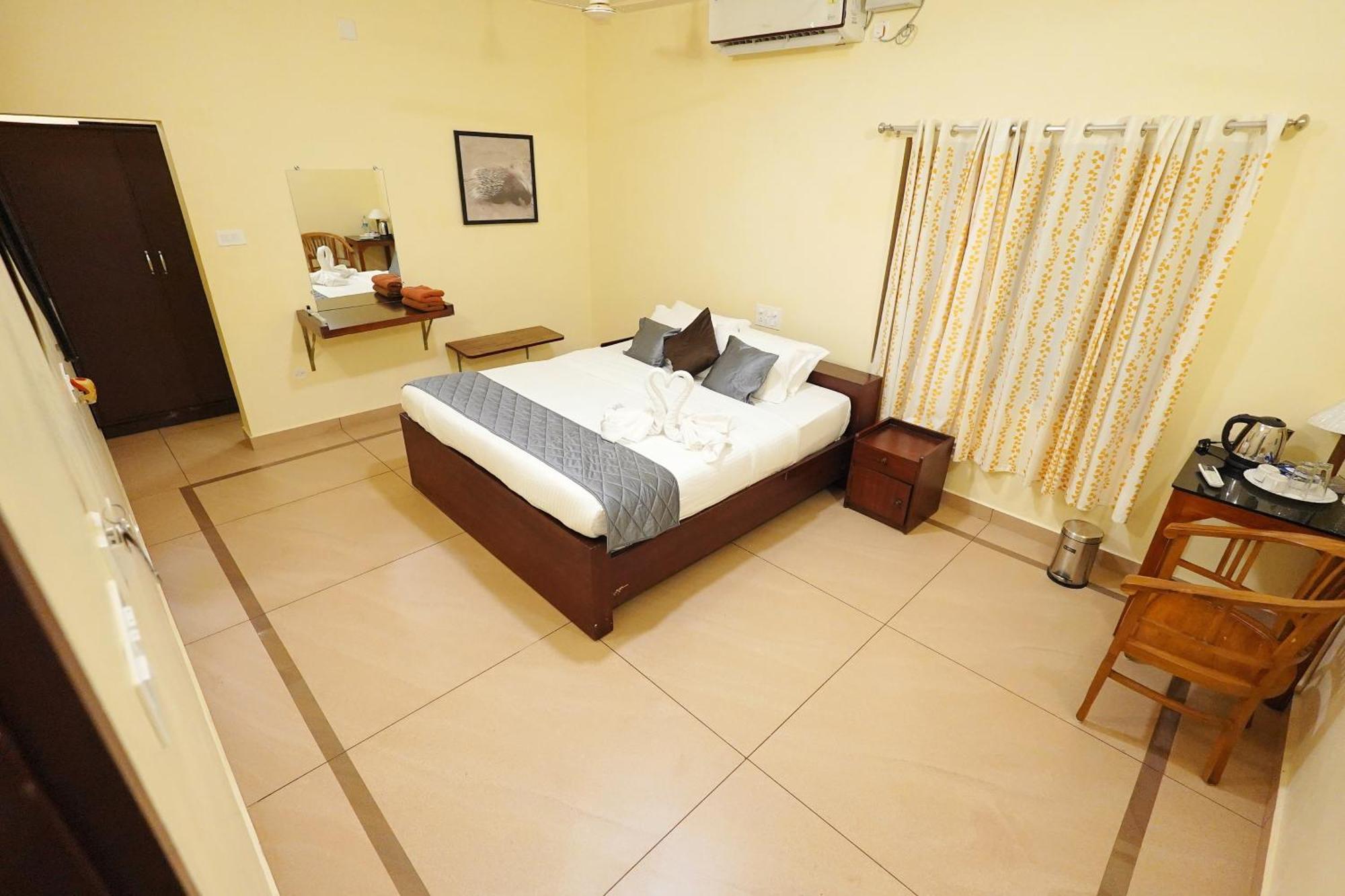 Athirapilly On The Rocks Hotel Атхирапали Екстериор снимка